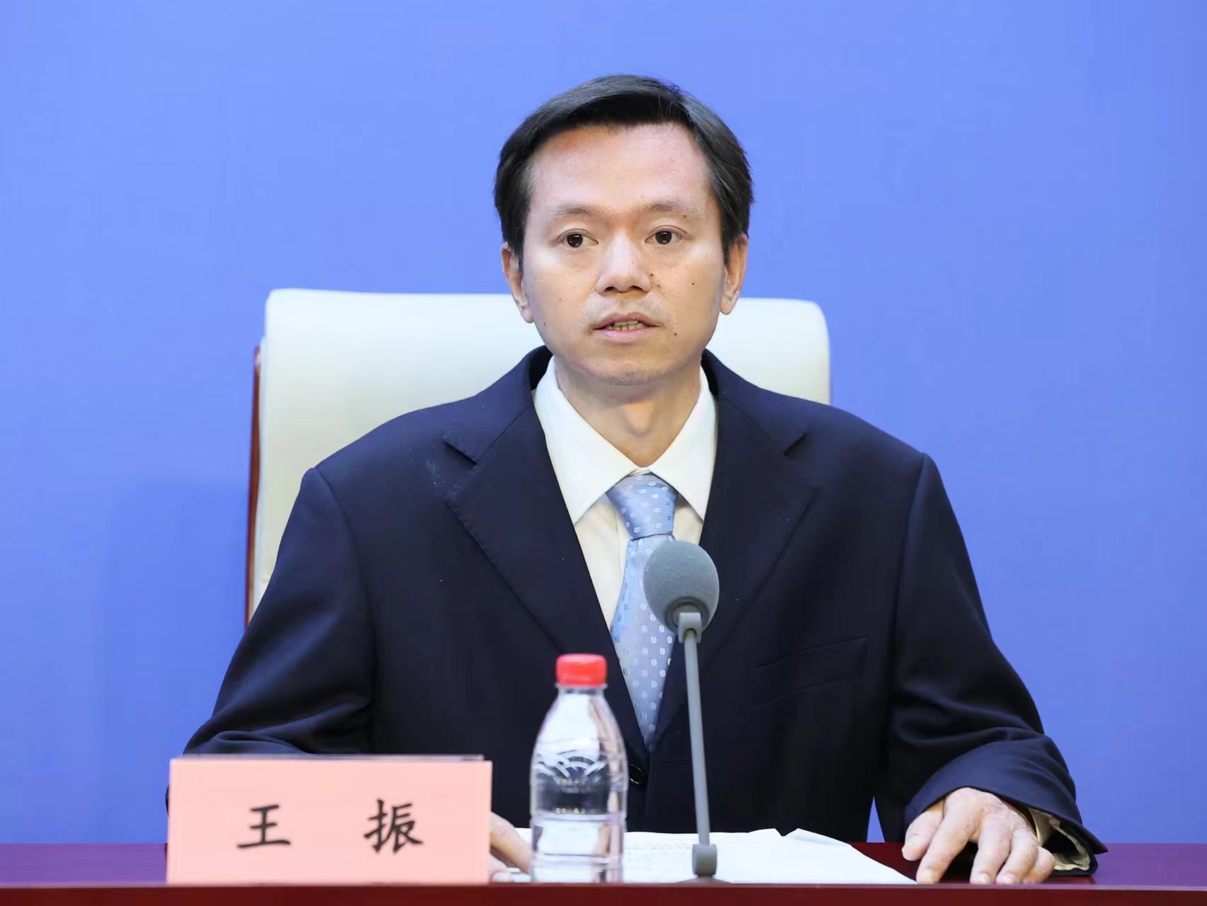 大力发展高端装备制造业丨工程机械产品类别和品种位最齐全国家之列(图1)