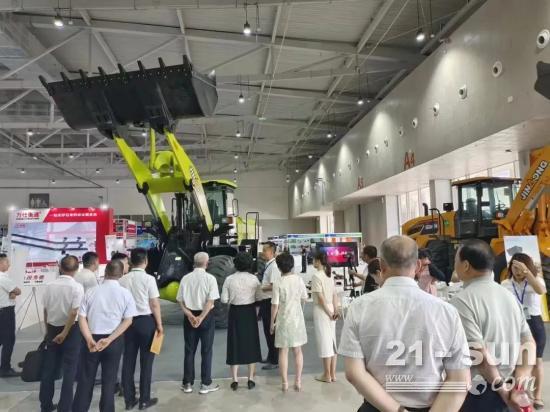 晋工装载机亮相2023中国 (西安)砂石展(图1)