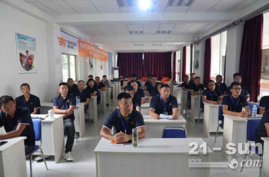 英轩重工2023年新能源装载机服务好技师（第四季）服务技能培训圆满完成！(图1)