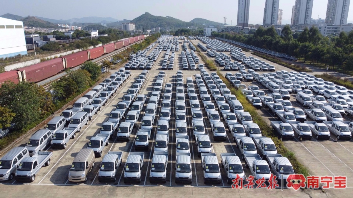 2023年广西铁路运输出口汽车同比增长1198%(图1)