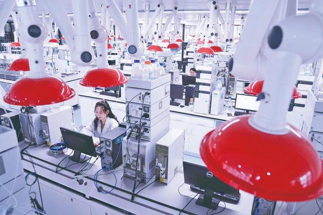 山东国资国企2023年高质量发展｜华鲁集团：红色是鲜明底色 改革是靓丽名片(图1)