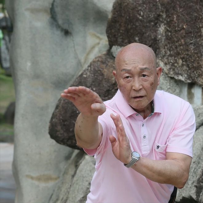 老戏骨李海生患病3个月离世遗孀发声：他全身溃烂流血无药可治(图2)